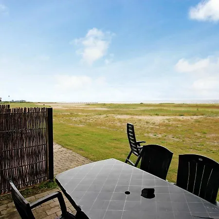 Three-bedroom Holiday In 2 Semesterbostad *