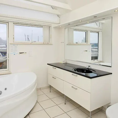 Three-bedroom Holiday In 2 Semesterbostad Assens