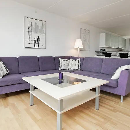 Three-bedroom Holiday In 2 Semesterbostad
